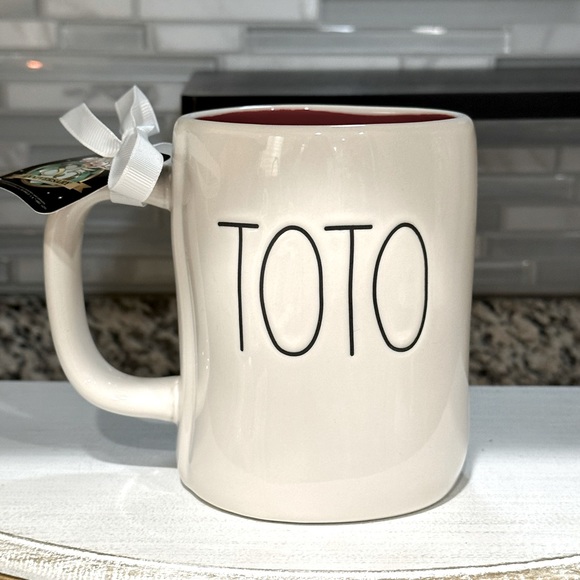 NEW 2024 Rae Dunn Wizard of Oz puppy “TOTO” red inside Mug Cup - Picture 1 of 4